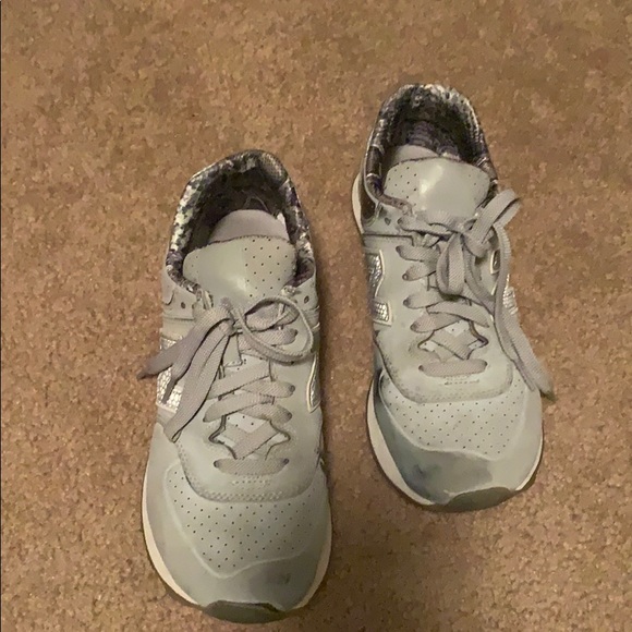 New balance sneakers - Picture 2 of 4